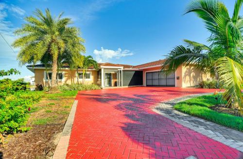 St. Petersburg House | Bayfront St Petersburg Home w/Hot Tub & Dock!