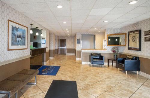 Janesville Hotel | Baymont by Wyndham Janesville