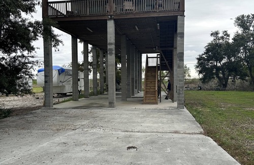 Delacroix House | Bayou Paradise Lodge 3bed 2Bath Bunk Delacroix Fish Camp sleep 2-24 w/cargo lift