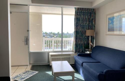 Ortona Park House | Beach Access Elegant Studio near Top Attractions