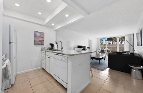 Hutchinson Island South Apartment | Beach Condo/High-End Finishes/Island Beach Resort/No Cleaning Fee/Condo 109