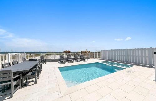 Fort Walton Beach House | Beach Front 8 BR 6 BA Pool & Hot Tub Pickleball Fun