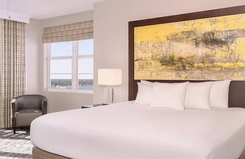 Seabreeze Historic District Resort | Beach Front Wyndham Ocean Walk Resort Luxurious 2BR/2BA Deluxen
