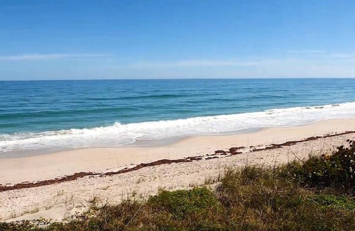 Melbourne Beach House | BEACH HOUSE: Captain’s Quarters #5 Oceanfront 1/1, 2nd Floor w/Private Balcony!