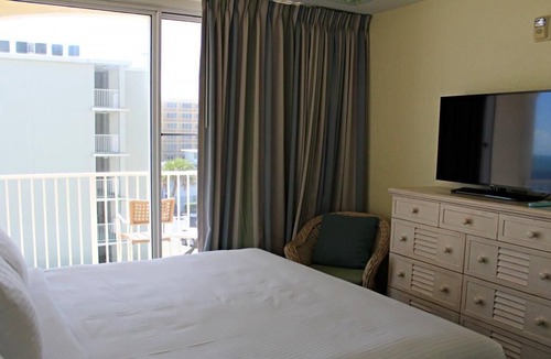 Bostroms Resort | Beach is Calling! Four Serene Units, BBQ Facilities, Surfing, Near The Casements