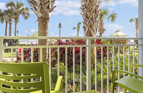 Daytona Beach Shores Resort | Beach Resort with Ocean Front Pool and Hot Tub