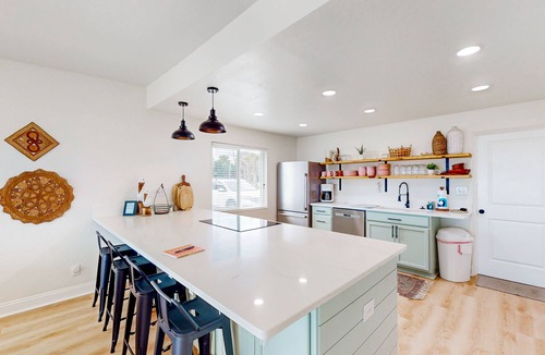 O'byrne House | Beach-view dog-friendly home with beach access, grill, outdoor shower, W/D, AC