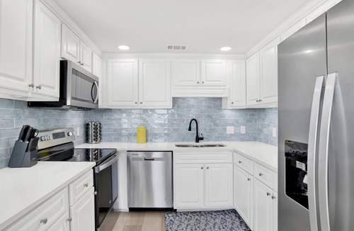 Orange Beach East Condo | Beachfront 1BR + Bunk Alcove @ Phoenix X Sleeps 6 Next to Flora-Bama