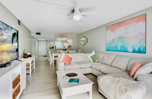Cocoa Beach Condo | Beachfront 3BR Condo w/Pool & Balcony – Cocoa Beach