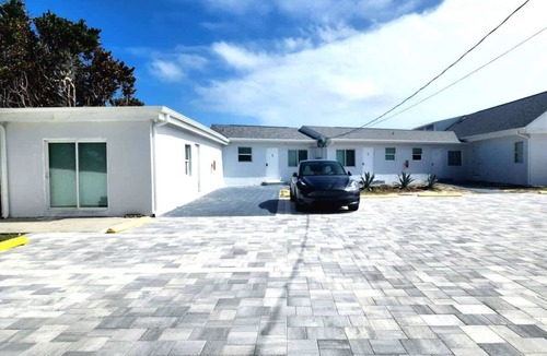 Melbourne Beach Apartment | Beachfront Apartment w/Ocean Views & Full Kitchen