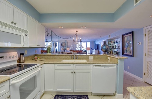 Ponce Inlet Condo | Beachfront Condo w/Pool Access in Ponce Inlet