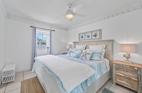 Melbourne Beach House | Beachfront Cottage - Coconut - Oceanfront