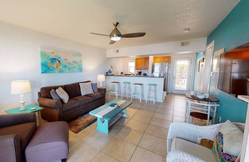 Pass-a-Grille Historic District Condo | Beachfront on Pass-A-Grille Beach with Pool! Walking Distance to Great Restaurants and Shops.