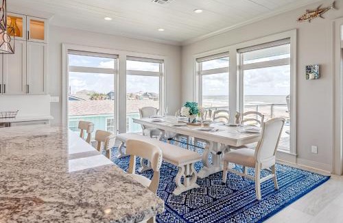 Galveston County House | Beachfront Panoramic Gulf Views Close to Seawall