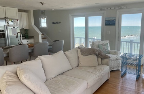 Ocean Bluff-Brant Rock House | BEACHFRONT, Panoramic Views, Sunrises, Moonrises, Walking Distance Restaurants
