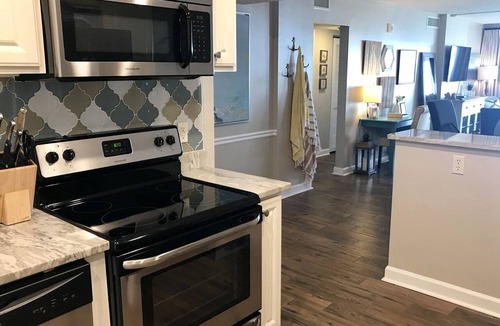 Ono Island Condo | 🏖Beachfront Retreat on Perdido Key. Two Pools, Hot Tub, and Gym🏖