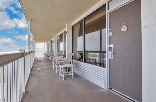 Ortona Park Apartment | Beachfront studio w/direct Atlantic views