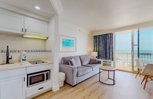 Ortona Park Condo | Beachfront Studio w/Balcony, Resort Pool & Walkable Location