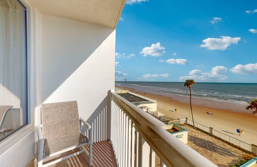 Ortona Park Condo | Beachfront Studio w/Balcony, Resort Pool & Walkable Location