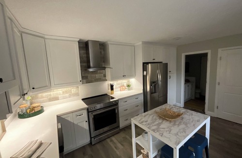 Brown House | Beachside Beauty! Remodeled 2/2.5 townhome just blocks from New Smyrna Beach.