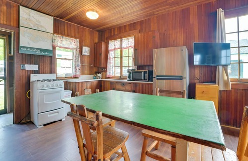 Cedarville Cabin | Beachside Cabin w/Views on Les Cheneaux Islands