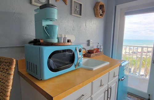 Bostwick Park Apartment | Beachside Condo with beautiful views