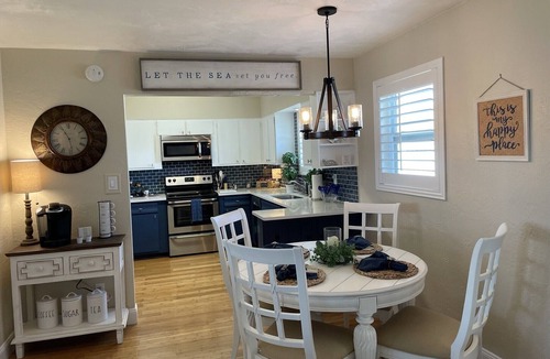 Daytona Beach House | Beachside Daytona Beach Shores 5 min walk to beach, restaurants and more!