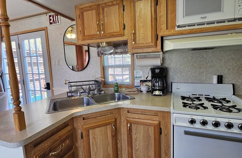 Hill City Cabin | Bears Den Vacation Cabin #2 at Cabins at Creekside in the Black HIlls of SD
