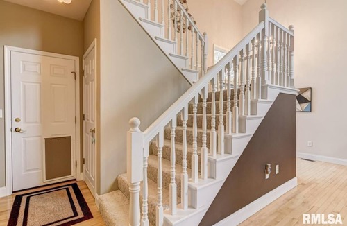 Springfield Condo | Beautiful 2 Bedroom, 2 Bath with Office Space on Springfield's west end