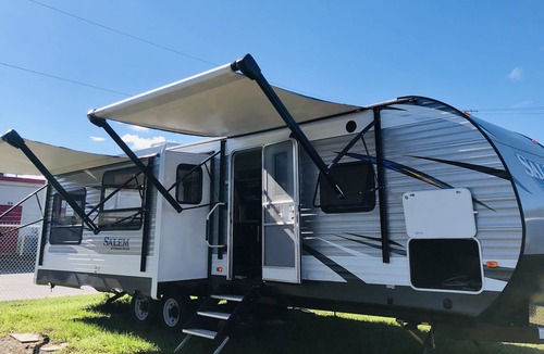 Okeechobee House | Beautiful and Clean 2019 Forest River Salem 27RE