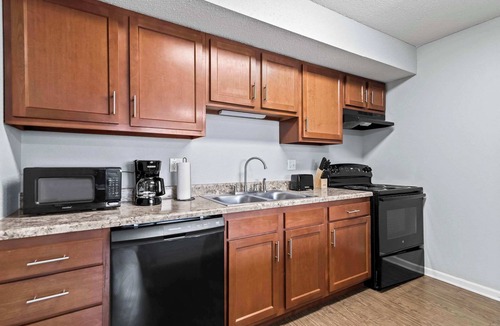 Springfield Apartment | Beautiful and Cozy Apartment in Springfield- 2 Bedroom