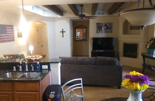 Mesilla Park Condo | Beautiful Deluxe Condo ; 2 Bedroom, 2nd Floor