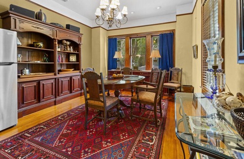 Duckpond Apartment | Beautiful Downtown 2 BR Home w/Yard