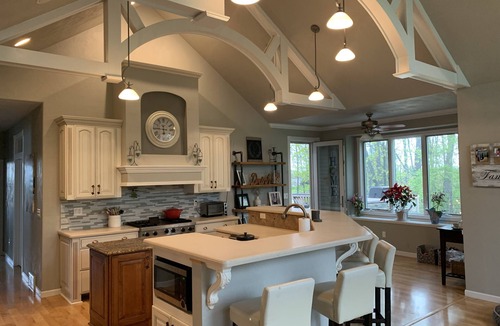 Pickett House | Beautiful Executive home! Perfect location for the 2027 EAA Airshow.