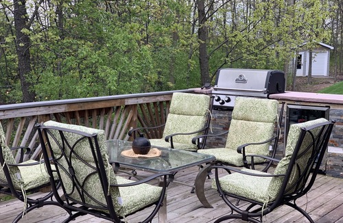 Pickett House | Beautiful Executive home! Perfect location for the 2027 EAA Airshow.