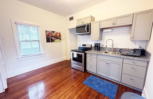 Gainesville Apartment | Beautiful Historic Downtown Apt - Walk Everywhere