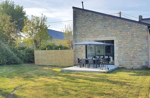 Erdeven House | Beautiful home in Erdeven with WiFi