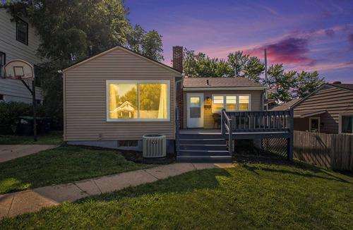 South Central Omaha House | Beautiful Home in Midtown Omaha