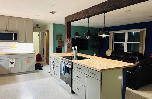 Sebring House | Beautiful Lakefront house w/private dock, powered boathouse, Hottub and Gameroom