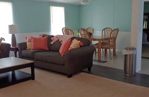 Glenwood House | Beautiful Large Home on Cul-de-sac 65 miles from Disney!