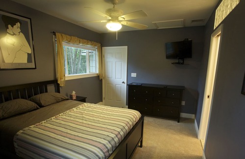 Eustis House | Beautiful newly refurbished 3/2 with new everything! Hilltop view!!