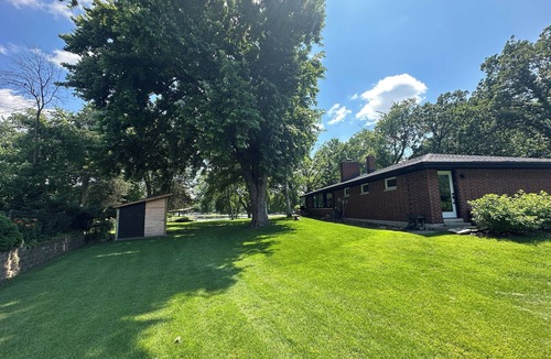 Black Wolf House | Beautiful, relaxing lake home.