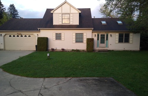 Cheboygan House | Beautiful three bedroom home located on the Cheboygan River.