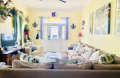 Mid-City House | Beautiful Townhouse