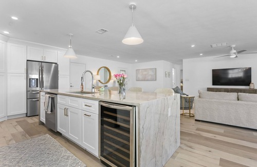 Vina Del Mar Island House | Beautiful Waterfront Home on Vina Del Mar - Walk to Pass-a-Grille Beach