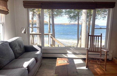 Gills Rock Cottage | Beautiful Waterfront Cottage