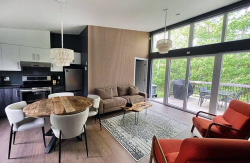 La Conception Villa | Bel Air Tremblant ALMA : 2 CHAMBRES, JACUZZI PRIVÉ