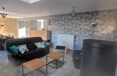 Huberville House | Belle Maison en Pierre Avec Cour Privée, à la Campagne, Totalement Rénovée