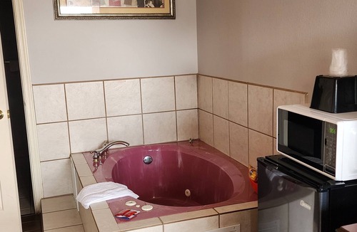 Fort Worth Hotel | Benbrook Inn & Suites