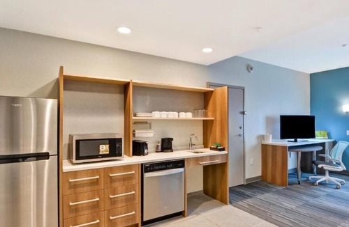 Daytona Beach House | Best Place to Unwind! w/Pool, Minutes Away From Daytona Flea & Farmers Market